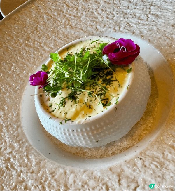 於銅鑼灣世貿高層餐廳，食品精巧美味，高質，舒適環境及服務，可...