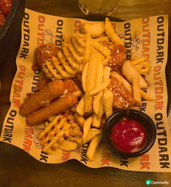 位於城市熱鬧地帶的Outdark餐廳,專注於提供獨特且美味的...