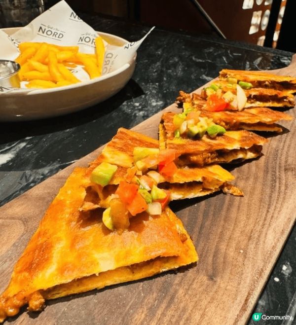 上星期同朋友去了深圳歡樂海岸的諾德西餐,晚上有Liveban...