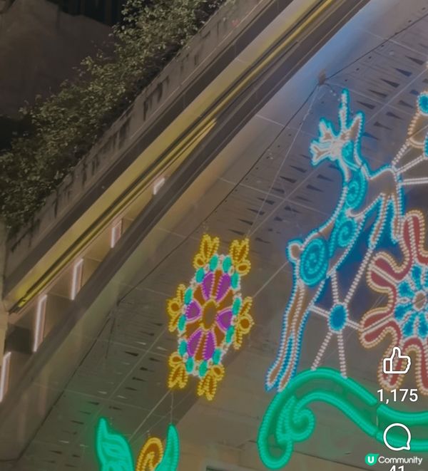 灣仔利東街節慶有唔同主題既活動，好熱鬧。今個聖誕有亮燈儀式，...