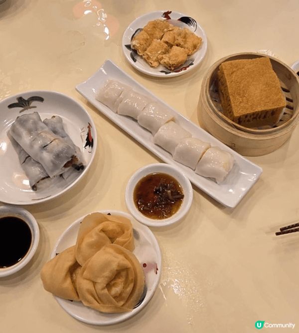 老馮花居，水滾茶靚，點心款式多多，新鮮即做即蒸，價格相宜。