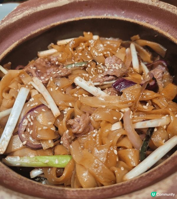 深圳老阿婆牛雜，叫了??干炒牛河和牛腩牛雜煲，味淡，要自己到...