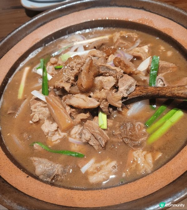 深圳老阿婆牛雜，叫了??干炒牛河和牛腩牛雜煲，味淡，要自己到...