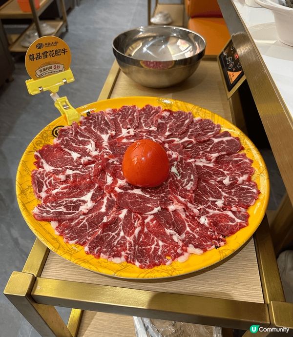 深圳大目牛肉火锅，雪花牛肉的確入好味，𧐢肉又大又肥美，至於湯...