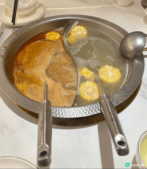 深圳大目牛肉火锅，雪花牛肉的確入好味，𧐢肉又大又肥美，至於湯...