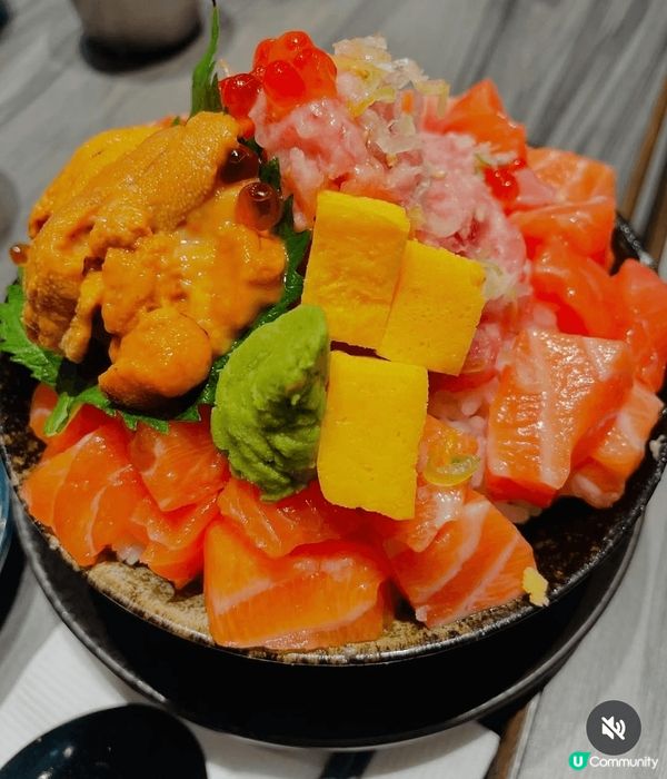 這是在九龍灣megabox的一間日色料理店 。丼的份量大, ...