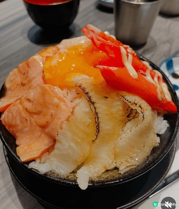 這是在九龍灣megabox的一間日色料理店 。丼的份量大, ...