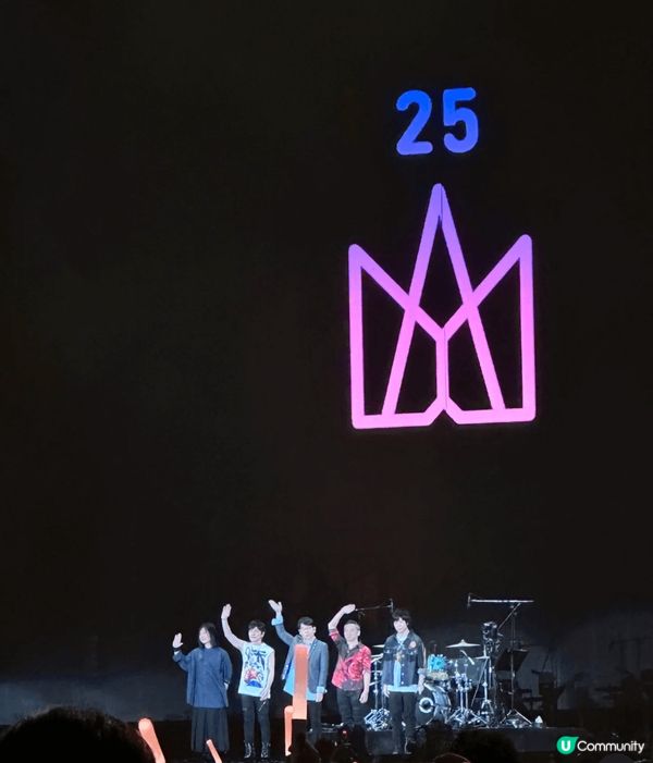 我的位置是在C1區G排24號過道位加售票開到這個位置已經心滿...