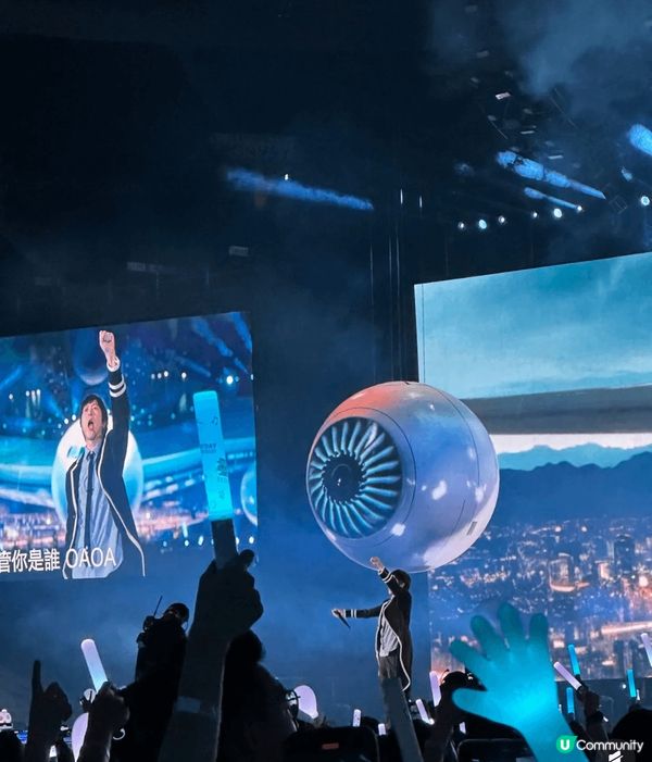 我的位置是在C1區G排24號過道位加售票開到這個位置已經心滿...