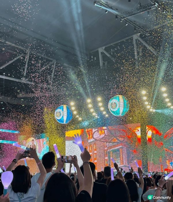 我的位置是在C1區G排24號過道位加售票開到這個位置已經心滿...