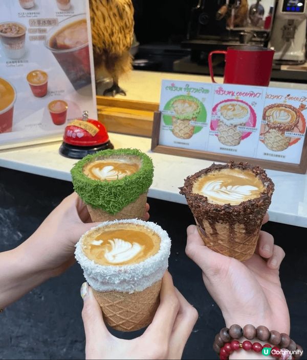 打卡一間隱藏於澳門官也街的網紅咖啡店，每日門前都大排長龍真係...