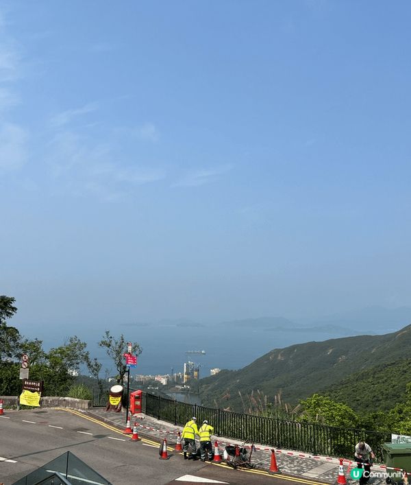 我喜歡到香港太平山頂，可步行山路亦可選擇乘搭纜車到達太平山，...