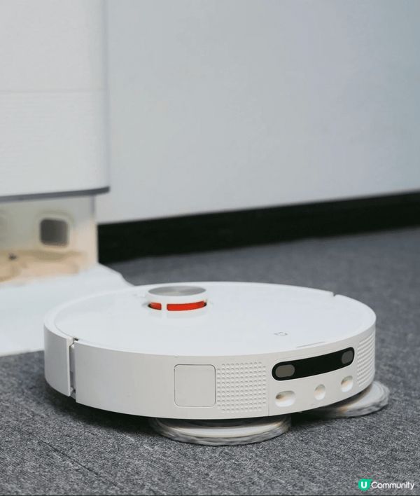 由於屋企有養寵物 地下都係有好多毛髮 趁出街嘅時候叫掃地機械...