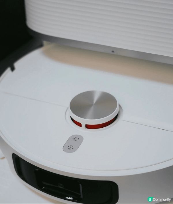 由於屋企有養寵物 地下都係有好多毛髮 趁出街嘅時候叫掃地機械...