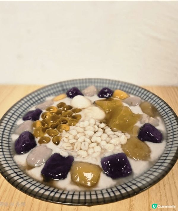 今次去西營盤的甜品店芋圓，試了爆多榴槤芋圓和椒鹽花枝丸，真係...