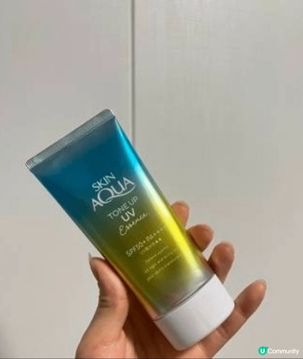 我介紹呢支隔離霜佢係會有去紅嘅調色成份，因為我皮膚本身比較容...