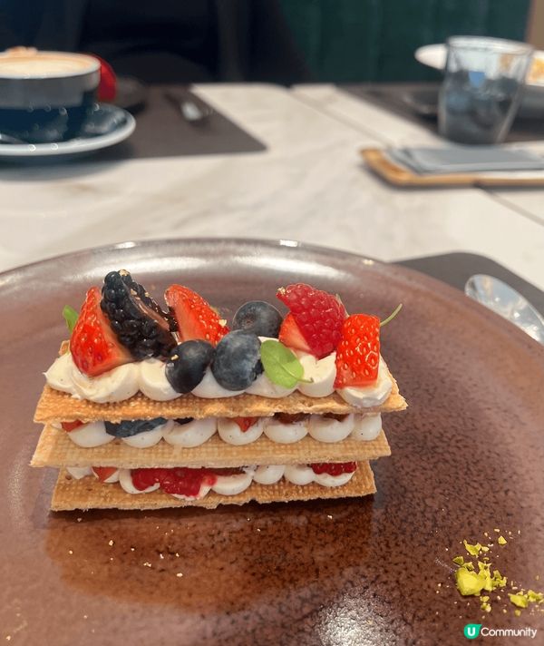 又同朋友去CARVER食野，好鍾意呢度嘅環境，座位寬敞舒適，...