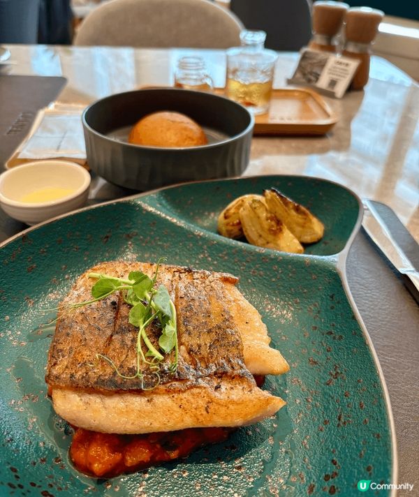 又同朋友去CARVER食野，好鍾意呢度嘅環境，座位寬敞舒適，...