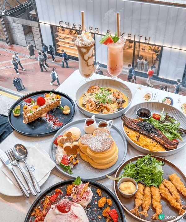 喺銅鑼灣地鐵站E口出來對面的二樓！