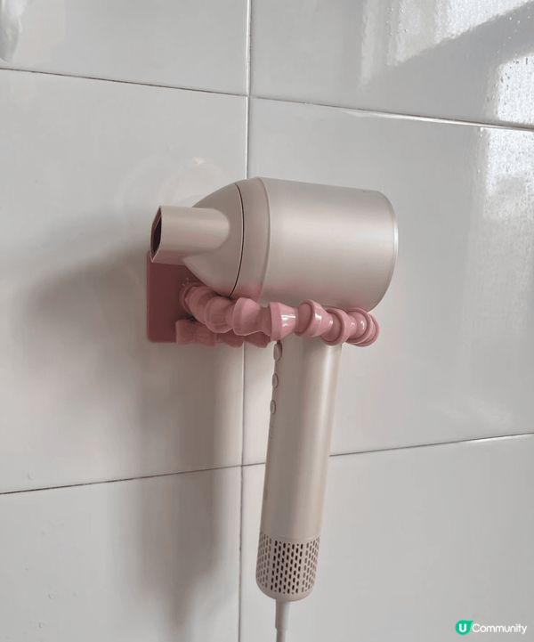 呢款萬用支架好方便，支架嘅關節位可以自由旋轉彎曲，可以扭到任...