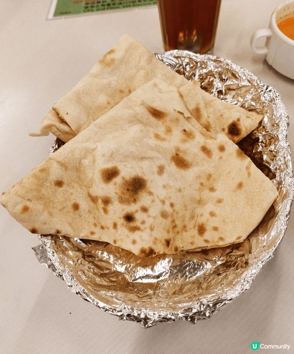 咖哩牛腩配烤餅