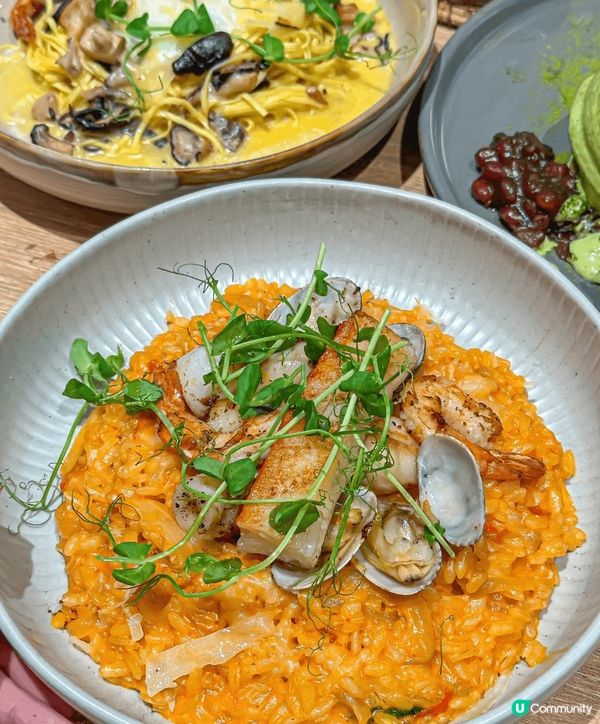 Tiramisu 芭菲輕盈如雲朵般的口感，搭配著淡淡的甜味，...