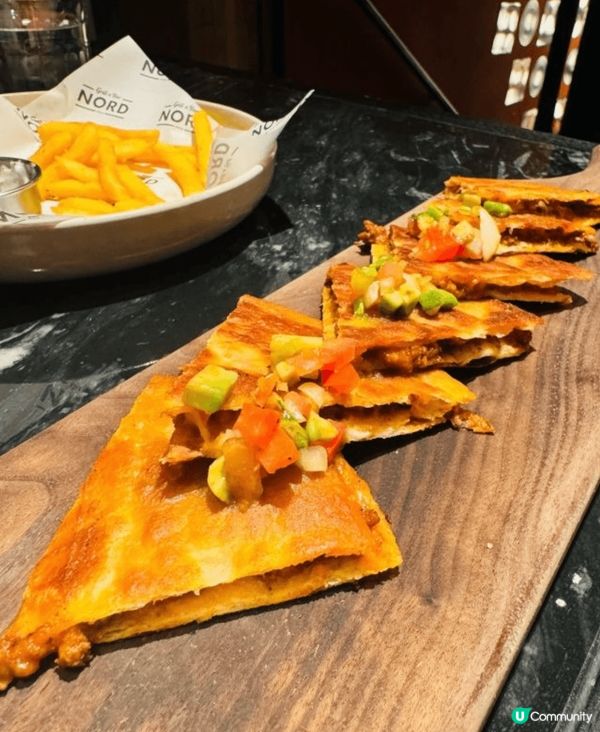 上星期同朋友去了深圳歡樂海岸的諾德西餐,晚上有Liveban...