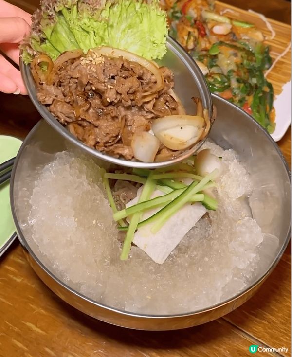 旺角outdark 憑消費單據可以影最新款嘅相！有好多款框框...