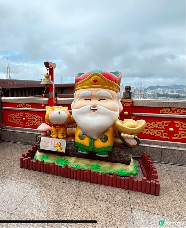 烘爐地南山福德宮係台灣求財既好地方！除咗有莊嚴既財神，亦有Q...