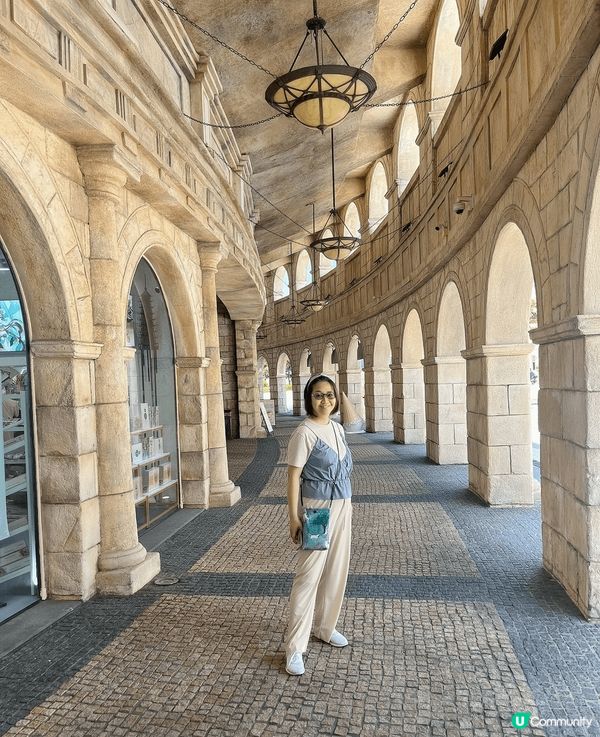 澳門漁人碼頭內樓上西餐廳，外縣燈籠靚景，又有古式花磚牆，海膽...