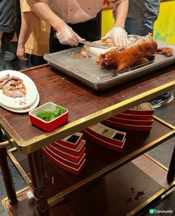 上深圳食京味張北京烤鴨，整體裝修同服務都好，而且價錢平又食得...