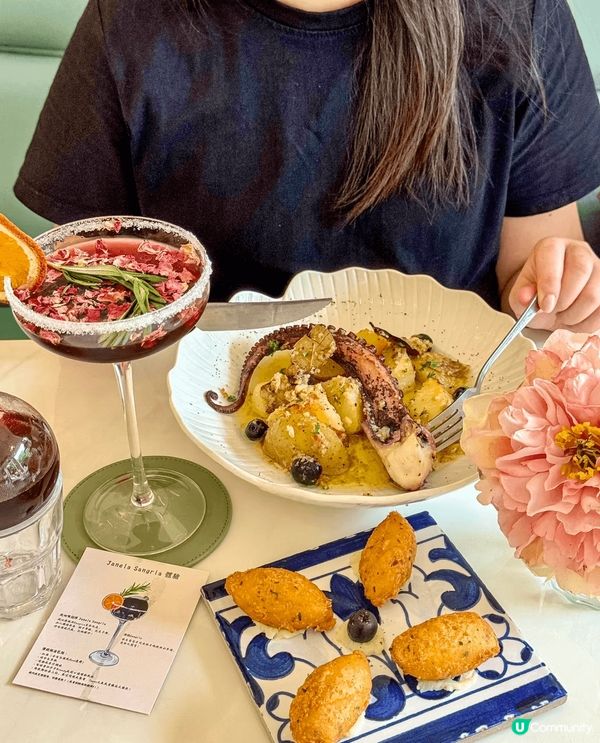 今日快閃澳門citywalk，在街頭被一間白色小店吸引住🤩，...