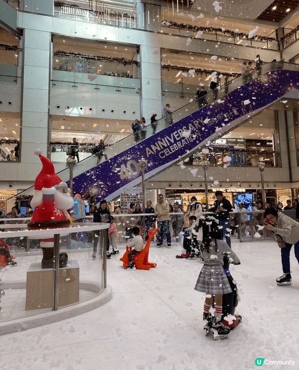 沙田新城市廣場人工飄雪溜冰場，第一次同仔仔體驗溜冰，場地有免...