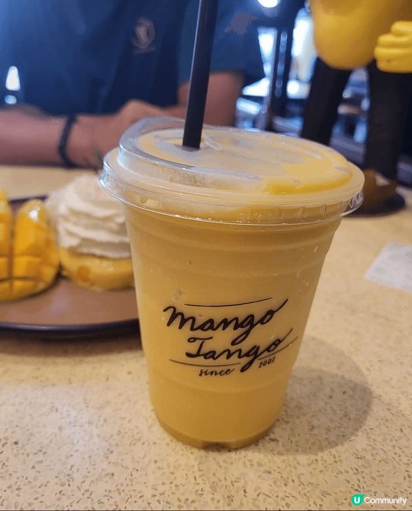 泰國必吃的芒果，走過Siam一帶，看見這甜品店，全是香甜的芒...