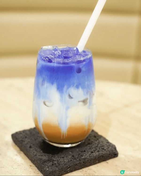 去葵芳行街，我對腳都會行咗去葵芳廣場嘅Rosie，呢杯叫「藍...