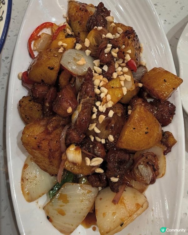 荷里活大酒店就無啦，都無肥婆學踢波啫！冰室就有一間😋