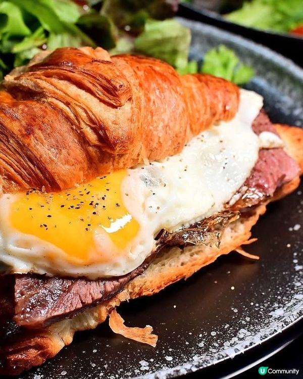 Chill at One Half Story Cafe~