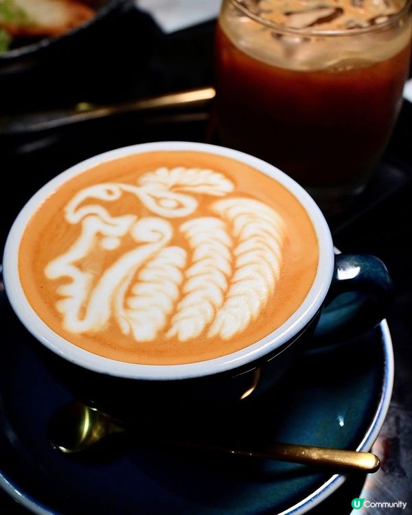 Chill at One Half Story Cafe~