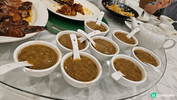 大家聚首一堂吃午餐， 可以自己寫餐單大廚拍板， 簡單美味豐富...