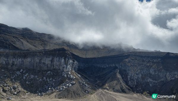 阿蘇火山口，近距離接觸！ 人生沒多可能可以這麼近距離看見活火...