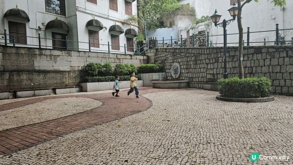 澳門亞婆井是一個非常有葡式建築特色的地區標誌，屬於澳門的其中...