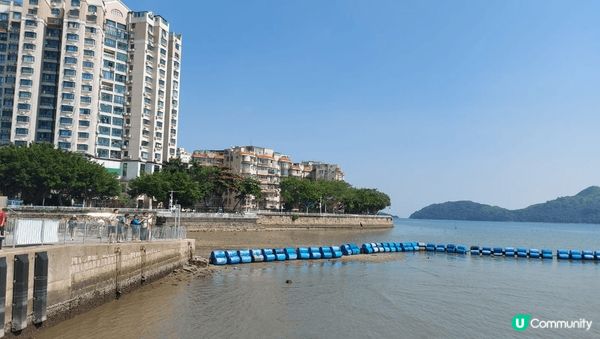 去中英街要攞禁區紙先可以去到，嗰喥環境好舒服，而午餐就食“有...