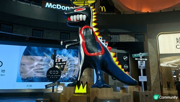 初試新開輕軌列車睇國寶，感受澳門的繁榮夜色