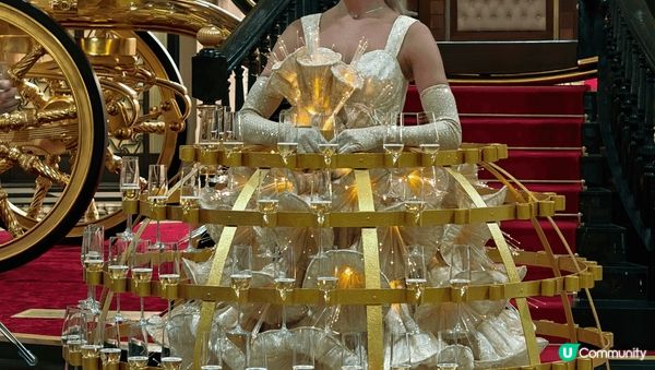 初試新開輕軌列車睇國寶，感受澳門的繁榮夜色