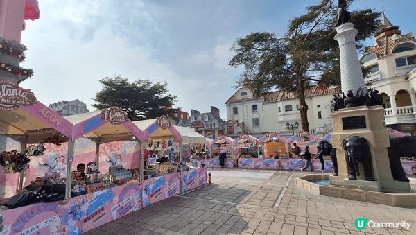 這個地方是深圳‘’世界之窗‘’外的梅拉尼亞小鎮，是一個妨歐陸...