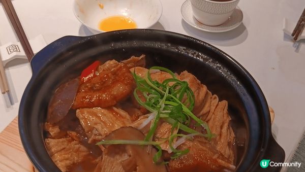 位於尖沙咀東尖沙咀中心的富東軒，晚市小菜賣相及設計非常美麗，...