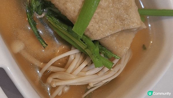 韓國原味炸雞，甜辣炸雞及魚蛋湯。係韓國首爾戰爭博物館，附近小...