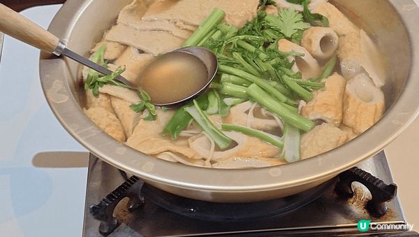 韓國原味炸雞，甜辣炸雞及魚蛋湯。係韓國首爾戰爭博物館，附近小...