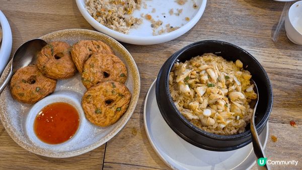 曼谷海邊的餐廳，有正宗泰式海鮮，由於是軍部，無咁多遊客。無得...