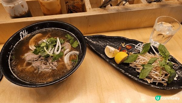 越式雞扒蛋飯 ＆生熟牛肉湯河。 正統越南人主理越式食物，味道...